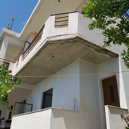 Elis's House * Borsh